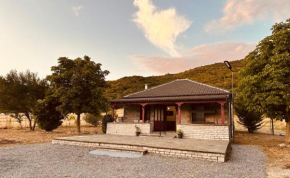 Λαμπρινής Guest House